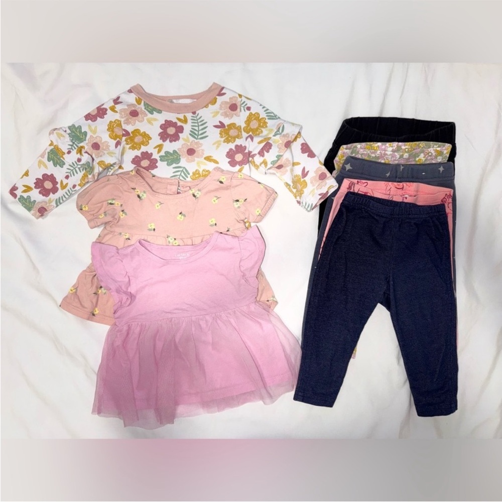 bundle 3 tops+ 4 leggings in excellent conditions stain free
size 12M